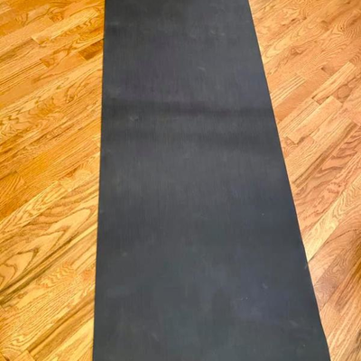 LULULEMON SIZES 10-12 AVAILABLE