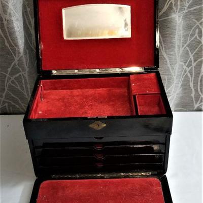 Lot #67  Vintage Japan Jewelry Box - Mt. Fuji on lid