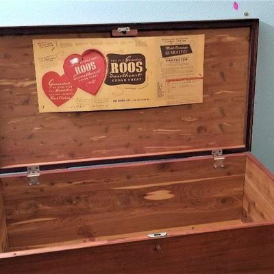 Lot #71  Vintage Roos Sweetheart Cedar Chest