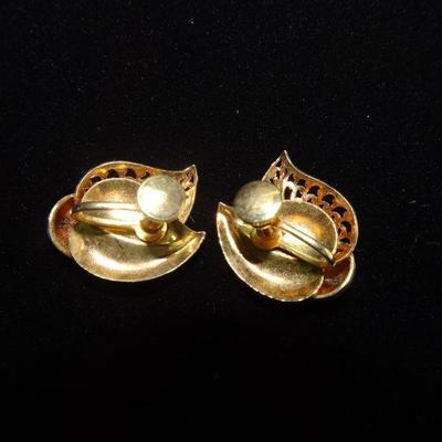 Gold Tone Leaf Screw-back Earrings 