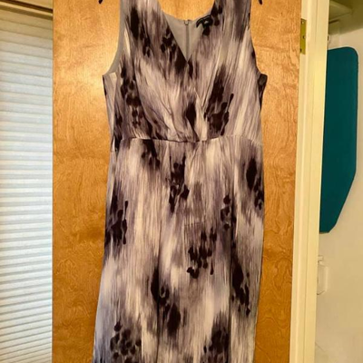 WOMEN'S CLOTHING
