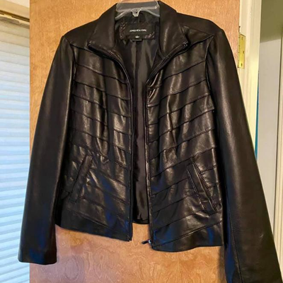 WOMEN'S CLOTHING