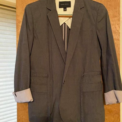 WOMEN'S CLOTHING