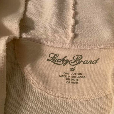 WOMEN'S CLOTHING