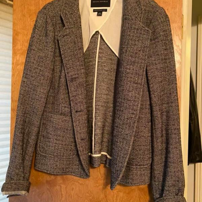 WOMEN'S CLOTHING