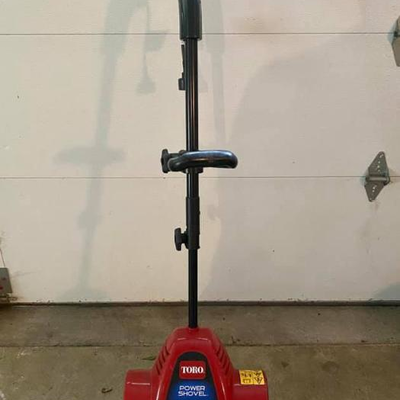 TORO POWER SHOVEL
