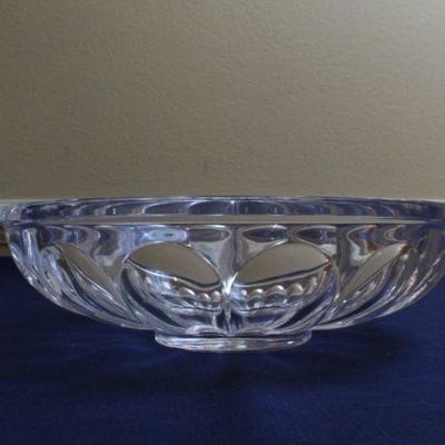 LOT #104: Large Glass Bowl