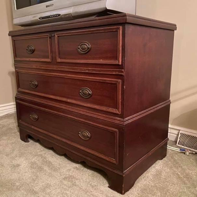 ANTIQUE ROOS CEDAR CHEST 