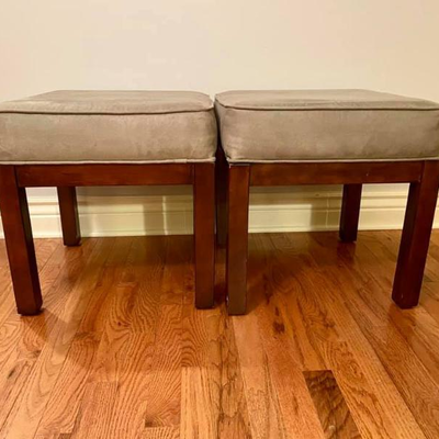 SUEDE OTTOMAN BENCH
