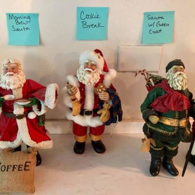 Clothtique Santas (Boxes included)