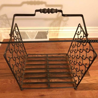 WROUGHT IRON DECORATIVE FIREWOOD HOLDER 