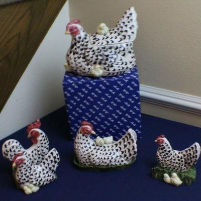 LOT #115: Fitz and Floyd ( 4) Roosters Home/Kitchen Deco