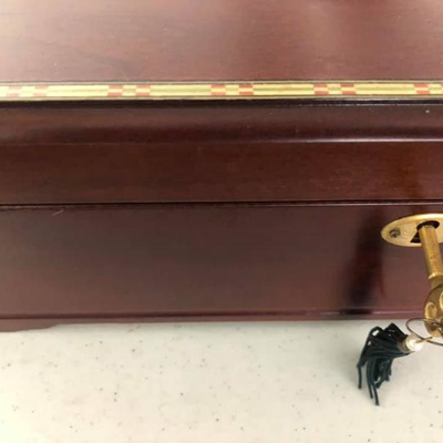 CIGAR HUMIDOR 