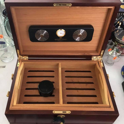 CIGAR HUMIDOR 