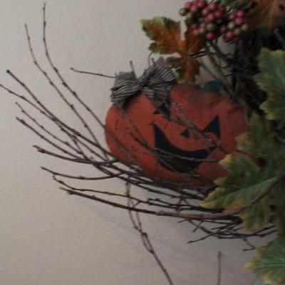 LOT #126: Large Halloween Spooky Ghost Wreath