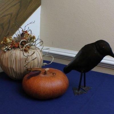 LOT #128: Assortment (3) of Halloween Holiday Home Deco 