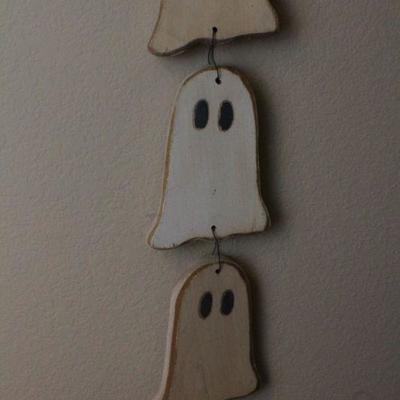 LOT #137: Hanging (3) Ghost Halloween Deco