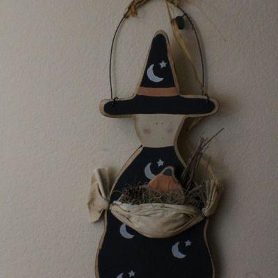 LOT #138: Vintage CHESTNUT LANE CREATIONSâ„¢ 1992 Hanging Witch Halloween Deco