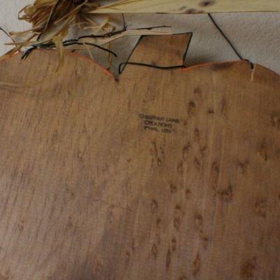 LOT #139: Vintage CHESTNUT LANE CREATIONSâ„¢ Hanging Halloween Pumpkin Deco