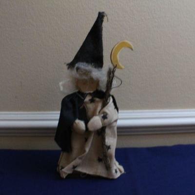 LOT #141: Assortment of Halloween Small Home Deco (Witch w/ Ghosts and Pumpkin)