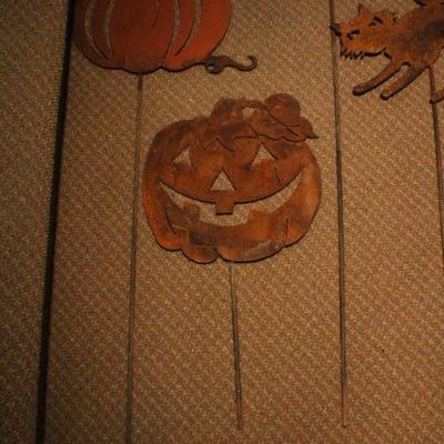LOT #142: Vintage Yard Stake Halloween Metal Art Sculptures