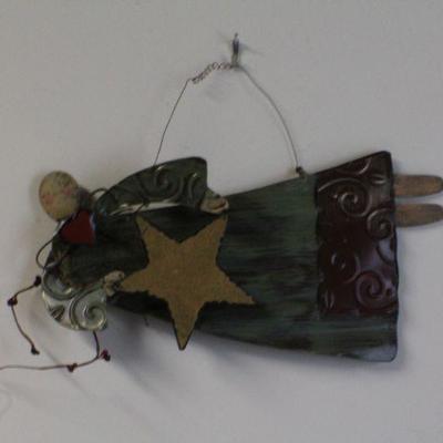 LOT #158: Hanging Angel w/ Star Home Deco