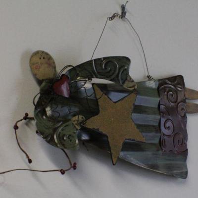 LOT #158: Hanging Angel w/ Star Home Deco