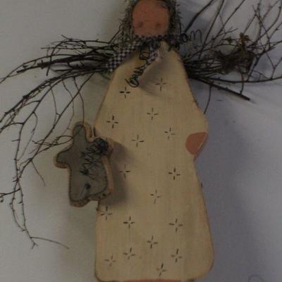 LOT #160: Hanging Angel w/ Twig Wings Home Deco