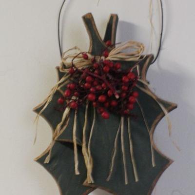 LOT #162: Hanging Christmas Holly Bush Home Deco