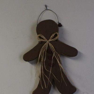 LOT #166: Vintage CHESTNUT LANE CREATIONSâ„¢ Hanging Christmas Gingerbread Man Home deco 