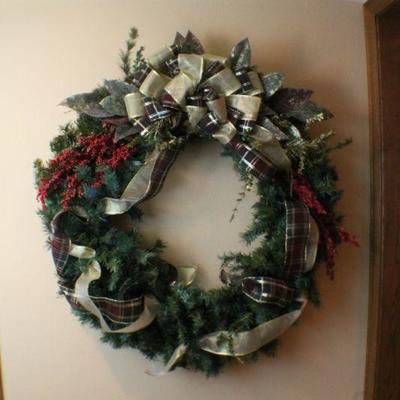 LOT #167: Large Christmas Wreath w/ Bow Feature