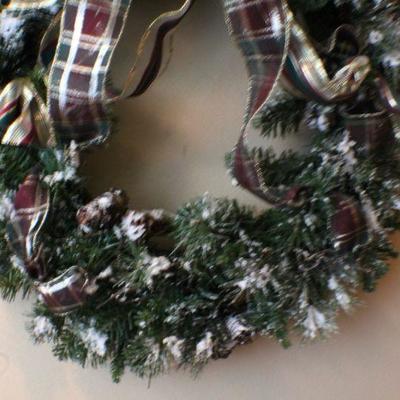 LOT #168: Large Christmas Wreath Plaid Bow Feature