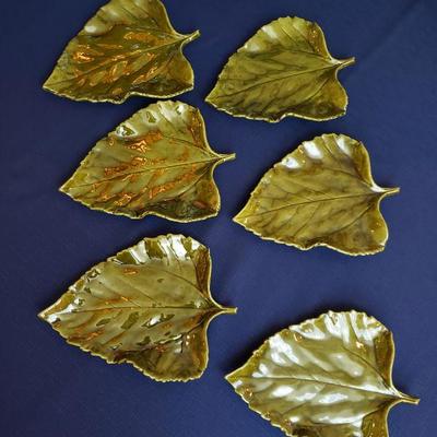 Lot 175: Crate & Barrel Green Leaf (6) Plate & Platter