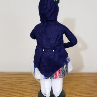 Lot 229: Byers Caroler Girl With Hoop