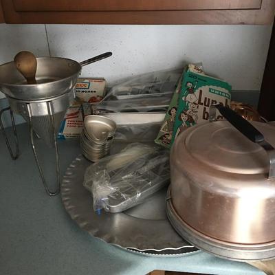 Lot 27 - Vintage Kitchen Essentials 