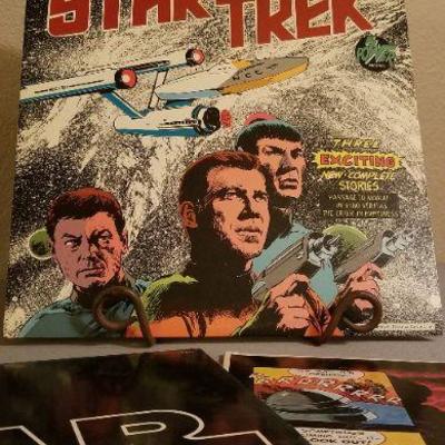 LOT #254: (3) Assorted Vintage LP's (War of the Worlds, Star Wars and Star Trek) 