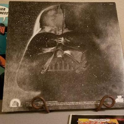 LOT #254: (3) Assorted Vintage LP's (War of the Worlds, Star Wars and Star Trek) 