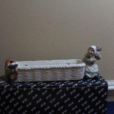 LOT #255: Pair of Vintage Fitz and Floydâ„¢ Holiday Serving Dishes