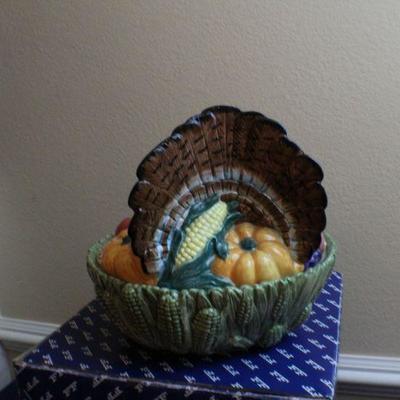 LOT #261: Fitz and Floydâ„¢ Large Turkey Bowl w/ Decorative Lid