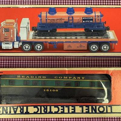 LOT#F8: Assorted Lionel Rail Cars