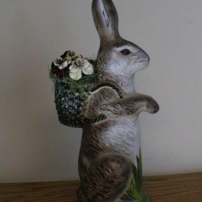 LOT #266: 1998 MONIâ„¢ Easter Holiday Bunny Figure w/ Flower Backpack 