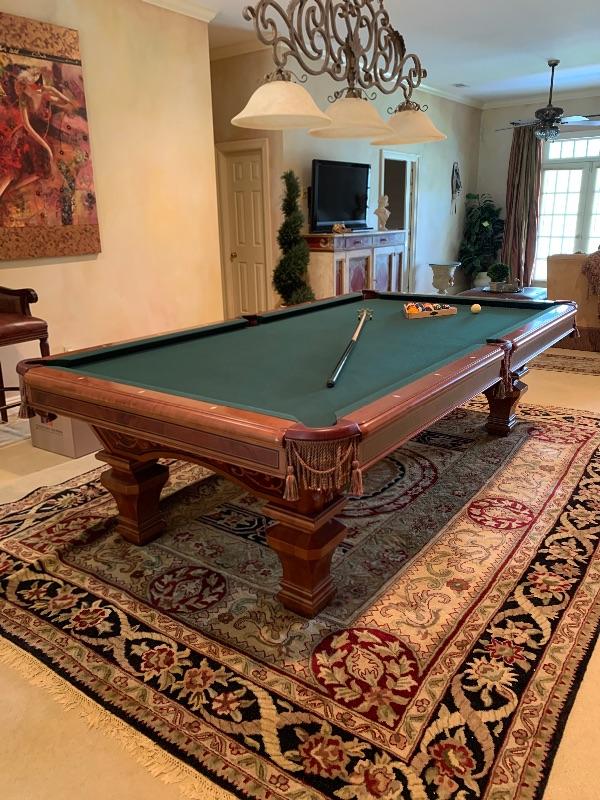 Brunswick Mahogany Ashbee 9’ Pool Table & Accessories * See Details