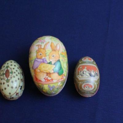 LOT #284: Vintage Bundle of (3) Designer Easter Eggs