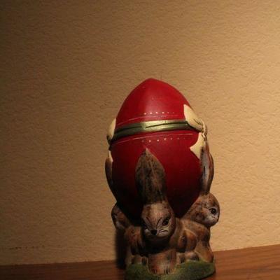 LOT #287: 2003 MONIâ„¢ Easter Egg Red w/ Bow Home Deco 