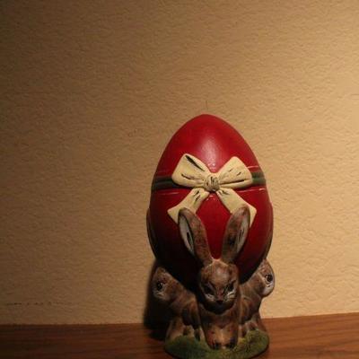 LOT #287: 2003 MONIâ„¢ Easter Egg Red w/ Bow Home Deco 