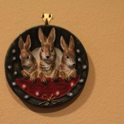 LOT #288: 2003 MONIâ„¢ Hanging Easter 3 Bunnies Home Deco