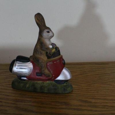 LOT #288: 1998 MONIâ„¢ Bunny Riding Scooter Easter Home Deco 