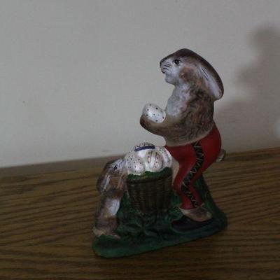 LOT #291: 2001 MONIâ„¢ Easter Bunny w/ Child in Red Pants 