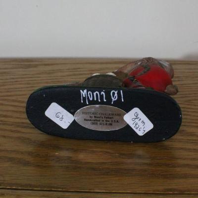 LOT #291: 2001 MONIâ„¢ Easter Bunny w/ Child in Red Pants 