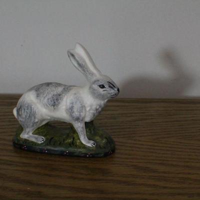 LOT #292: MONIâ„¢ 1997 Crouching Easter Bunny Holiday Home Deco 